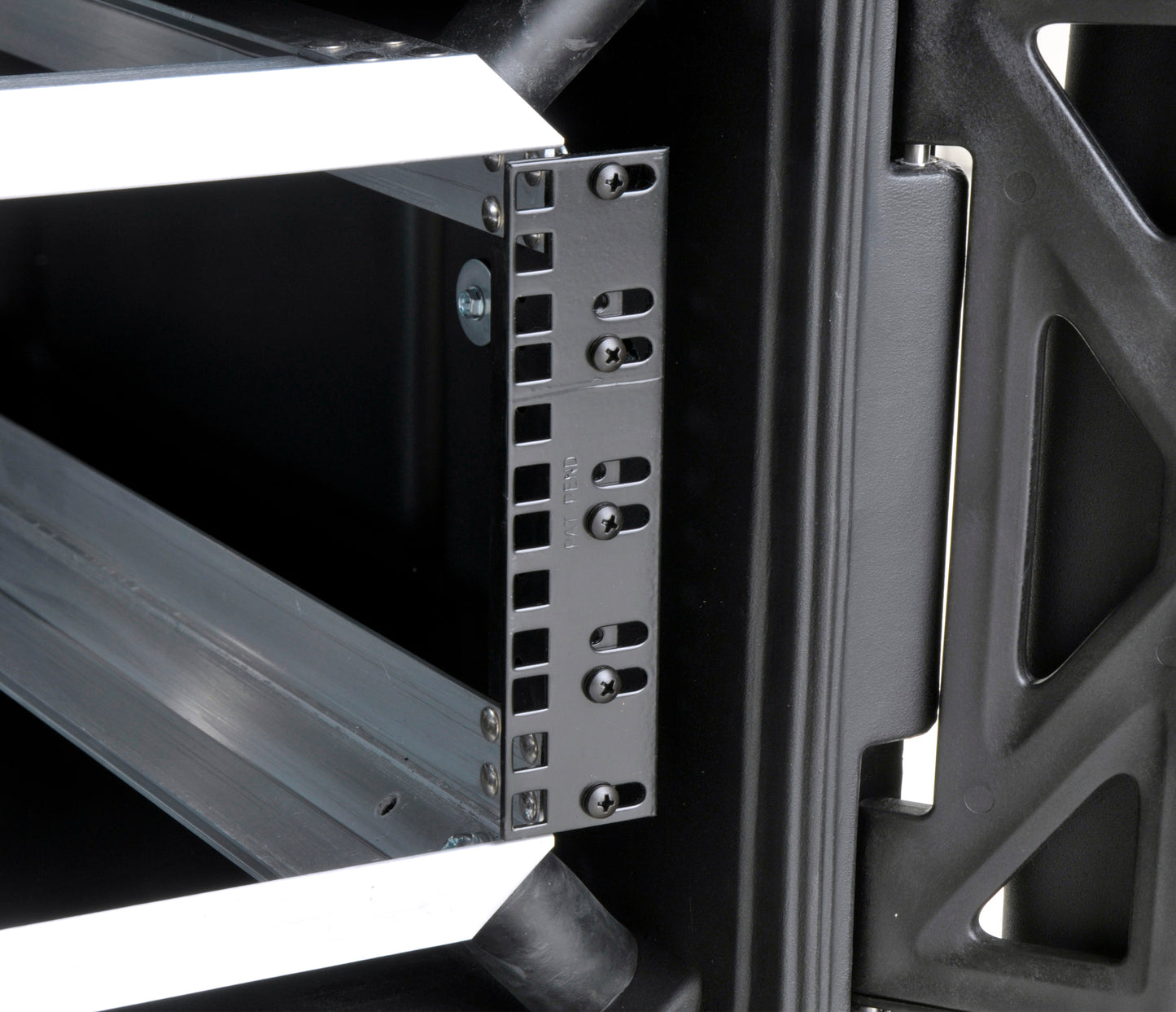 4U Shock Rack 28 deep x 14 high, w square holes large round rack mount holes
