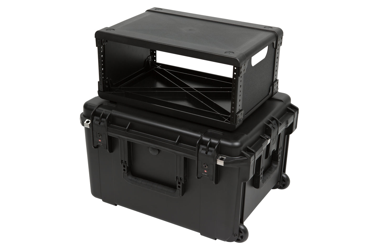 iSeries Case with Removeable 4U Injection Molded Rack Cage, TSA Latches, Wheels