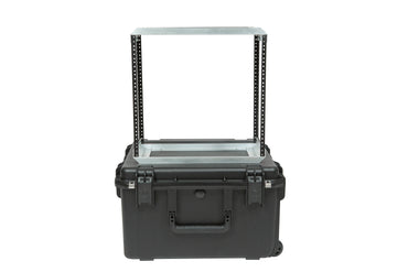 iSeries Case with Removeable 10U Aluminum Shallow Rack Cage, TSA Locks, Wheels