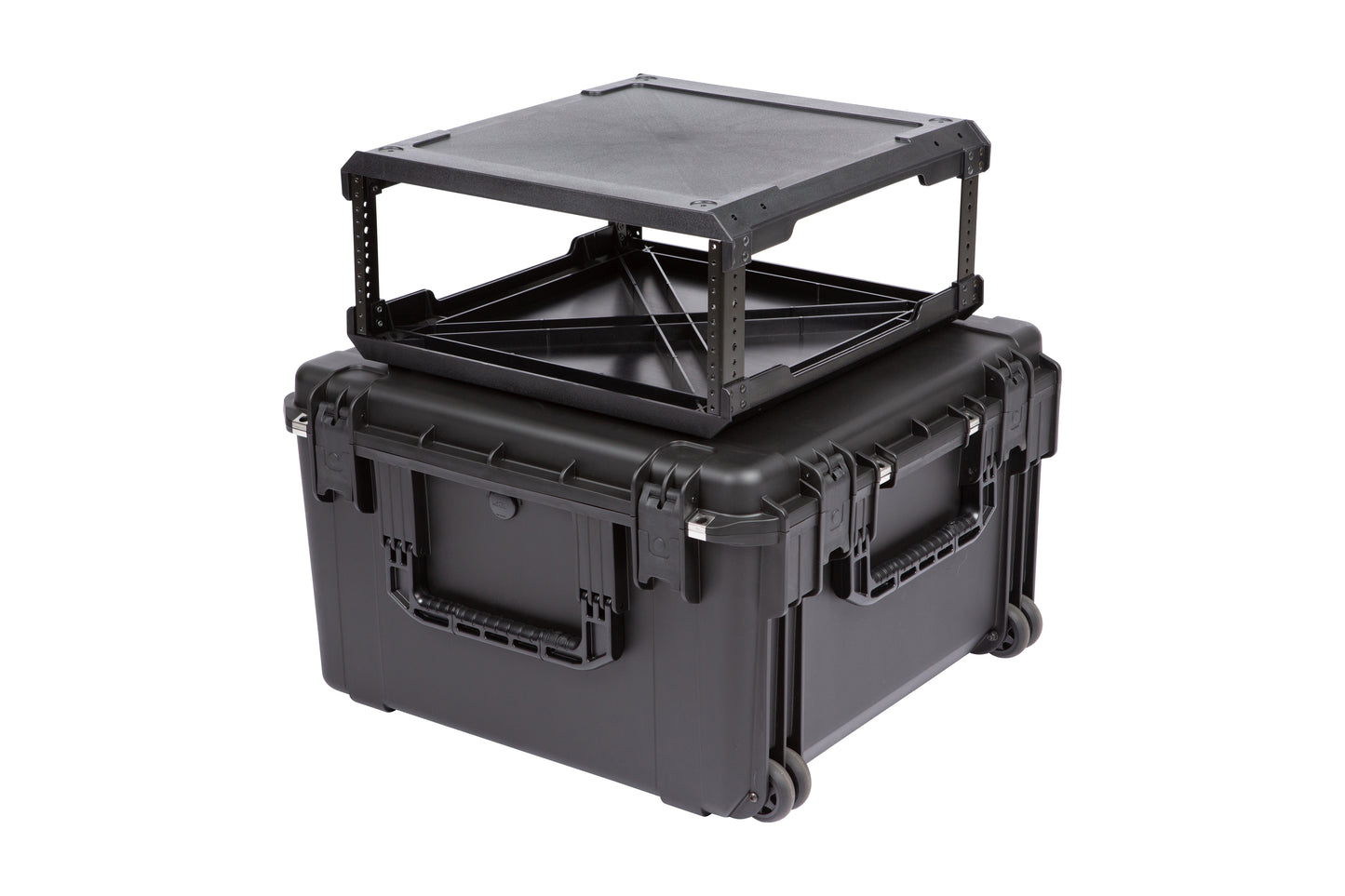 iSeries Case with Removeable 4U Injection Molded 20 Rack Cage, TSA Locking Latches, Wheels