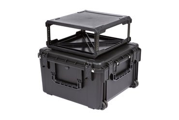iSeries Case with Removeable 4U Injection Molded 20 Rack Cage, TSA Locking Latches, Wheels